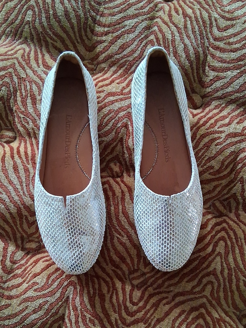 L'Amour Des Pieds Silver Metallic Slip-On Leather Upper Flats
